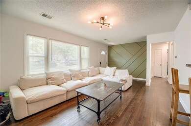 6336 Switzer Ln, Shawnee, KS 66203 - photo 2