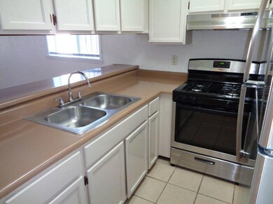 7945 Knights Dr unit A, El Paso, TX 79915 - photo 6