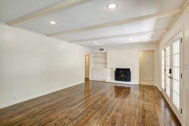 10023 Burgoyne Rd, Houston, TX 77042 - photo 7