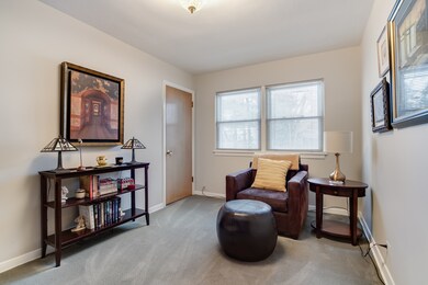 471 S Fairview Ave, Elmhurst, IL 60126 - photo 2