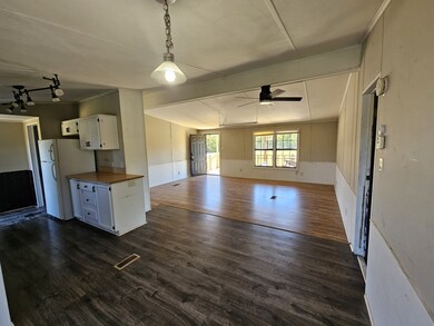 671 Powell Rd, Tullahoma, TN 37388 - photo 2