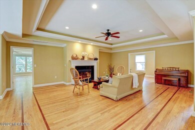 10-Family Room