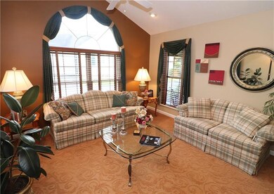 1st FLOOR spacious Living Rm has a vaulted ceiling