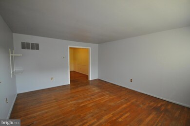 1147 Pelham Wood Rd, Parkville, MD 21234 - photo 4