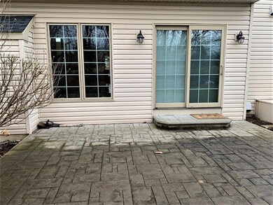 6887 Lehigh Ct, Allentown, PA 18106 - photo 4