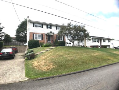 90 W Swallow St, Olyphant, PA 18447 - photo 2