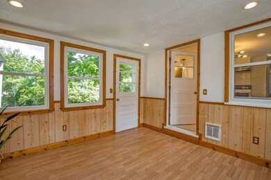 11 Moon St, Enfield, CT 06082 - photo 3