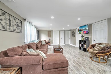 09-LIVING ROOM