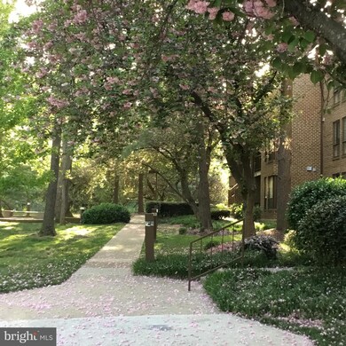 11260 Chestnut Grove Square unit 139, Reston, VA 20190 - photo 2