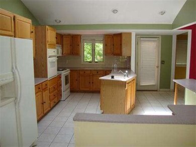 123 Winifred Ave, Worcester, MA 01602 - photo 6