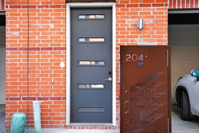 1606 N Hackberry unit 204, San Antonio, TX 78208 - photo 2