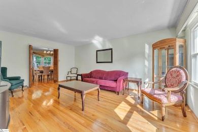 222 Hillcrest Cir, Anderson, SC 29624 - photo 4