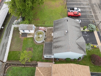 611 Laurel Ave, Roselle Park, NJ 07204 - photo 3