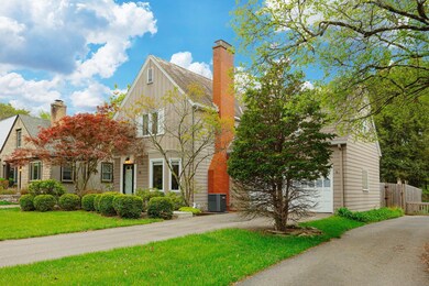 93 W Cooke Rd, Columbus, OH 43214 - photo 3