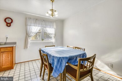 8909 Robin Place, Laurel, MD 20708 - photo 7