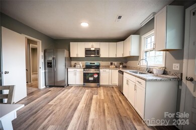 127 Danbury Ln, Statesville, NC 28625 - photo 5