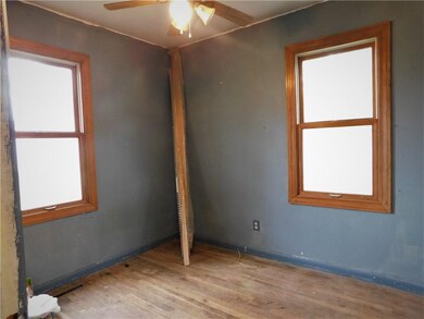 308 E 22nd St S, Newton, IA 50208 - photo 7