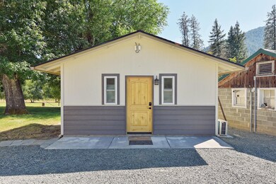 2589 E Evans Creek Rd, Rogue River, OR 97537 - photo 4