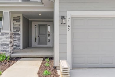 Entry w/ Front Porch