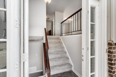 2621 Ipswick Cir, Columbus, OH 43224 - photo 5