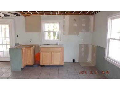 9 Myrtle St, Lewiston, ME 04240 - photo 4