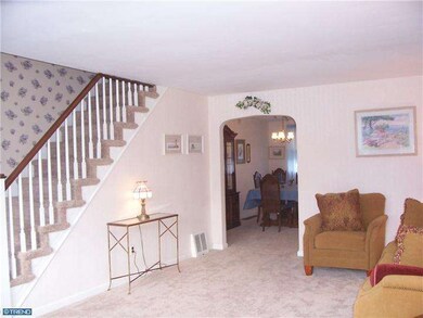 709 Hillcrest Dr, Glenolden, PA 19036 - photo 7