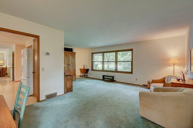 2384 Kathleen St, Fitchburg, WI 53711 - photo 4