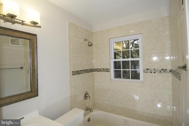 6804 Belford Dr, Takoma Park, MD 20912 - photo 5