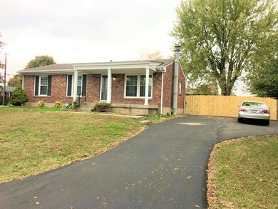 9305 Hudson Ln, Louisville, KY 40291 - photo 3