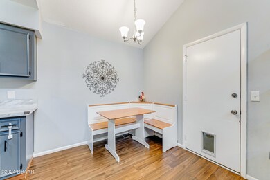 Eat in kitchen