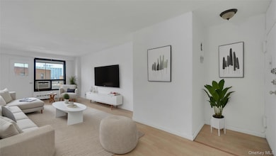 Park City Estates unit 17D, Rego Park, NY 11374 - photo 3