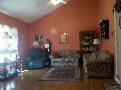 13 Holiday Dr, Hawley, PA 18428 - photo 7