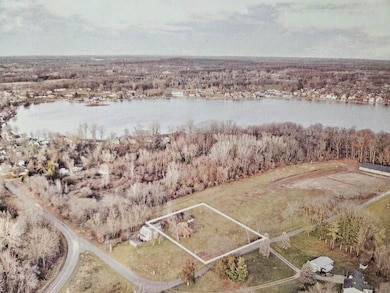 Unit 2 Hollyhock Dr, Manitou Beach-Devils Lake, MI 49253 - photo 2