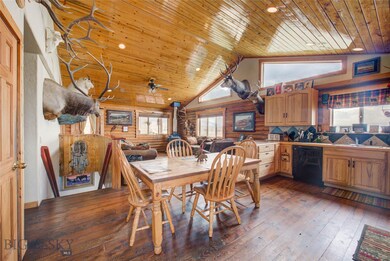 Kitchen / Livingroom