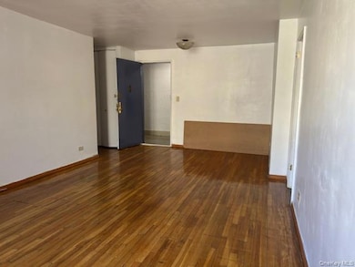 1332 Metropolitan Ave unit 6A, Bronx, NY 10462 - photo 6
