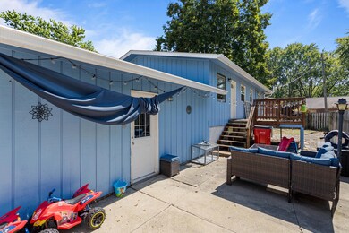 1801 Crescent Dr, Champaign, IL 61821 - photo 6