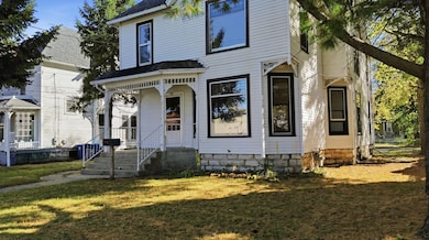 1102 W 3rd St, Dixon, IL 61021 - photo 2