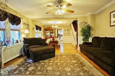 (5) Living Room