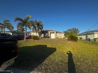 View of grassy yard