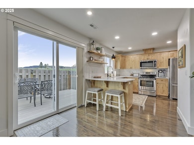 1028 E 16th St, Lafayette, OR 97127 - photo 7