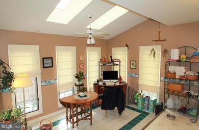 6422 Sugar Maple Ct, Fredericksburg, VA 22407 - photo 5