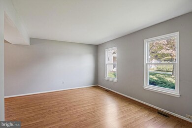 913 Slash Pine Ct, Sykesville, MD 21784 - photo 5