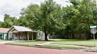 804 N Commerce St, Gainesville, TX 76240 - photo 3