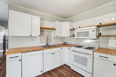 10044 Crusader Dr, Cincinnati, OH 45251 - photo 3