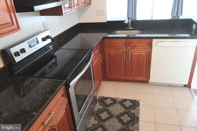 9443 Chadburn Place, Montgomery Village, MD 20886 - photo 6