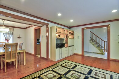 004_Living Room