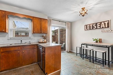 1330 5th St NE unit 196, Hickory, NC 28601 - photo 7