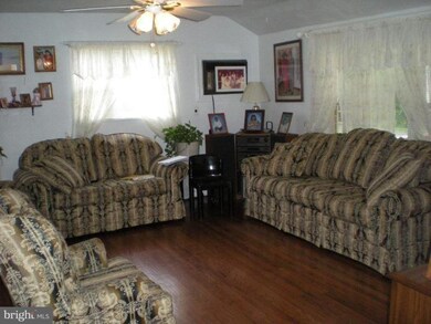 12706 Turkey Branch Pkwy, Rockville, MD 20853 - photo 3