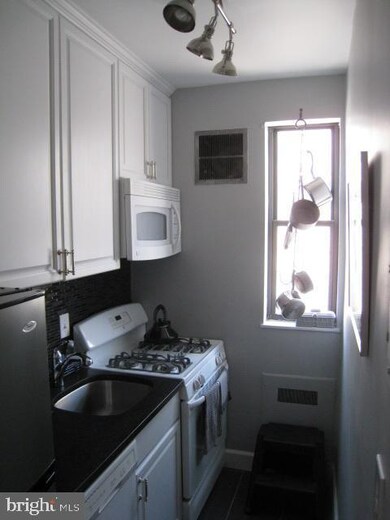 General Scott Apartments unit 801, Washington, DC 20036 - photo 2