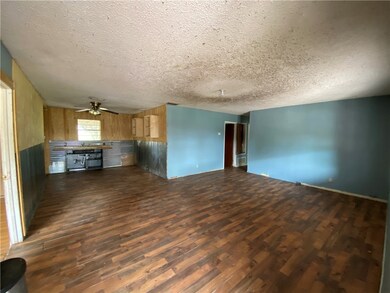 904 W Walton St, Beeville, TX 78102 - photo 6